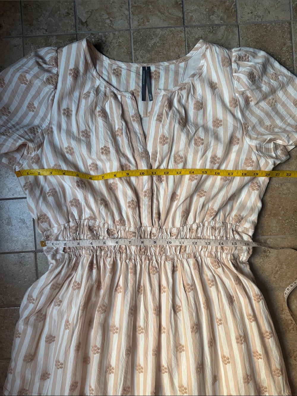 Somerset Maxi Dress Cream Textured Anthropologie Pockets Smocking Tiered Skirt L - Picture 13 of 16